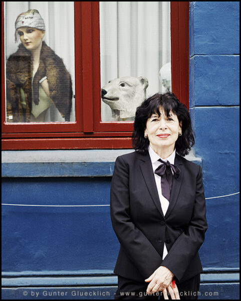 Gunter Glücklich Photography - Helfer, Monika - Alphabetical