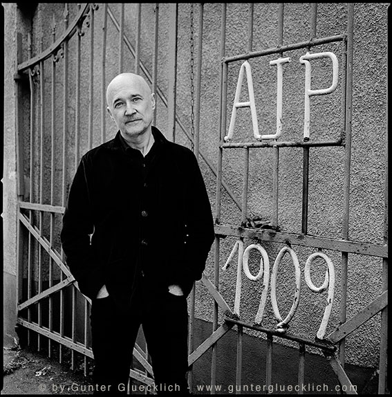 Gunter Glücklich Photography - McGuire, Richard - Alphabetical