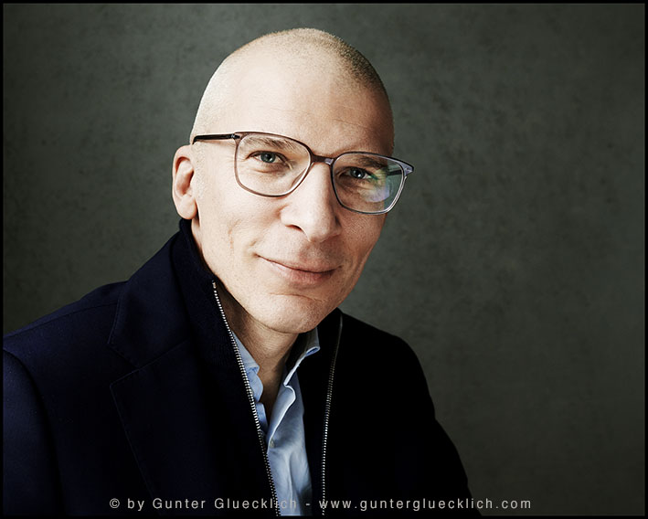 Gunter Glücklich Photography - Avanessian, Armen - Alphabetical